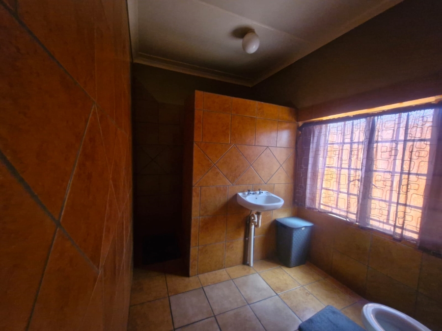 To Let 7 Bedroom Property for Rent in Kathu Northern Cape